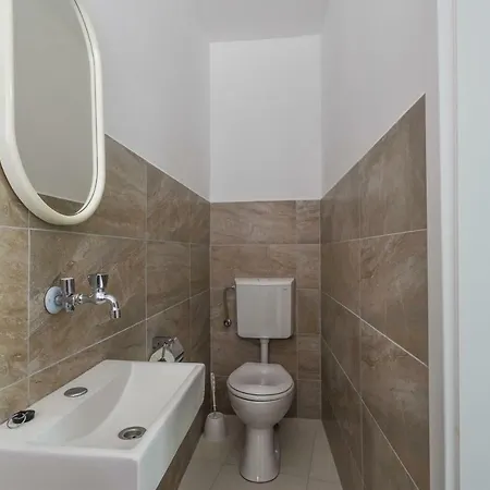 House Riva Vikendica