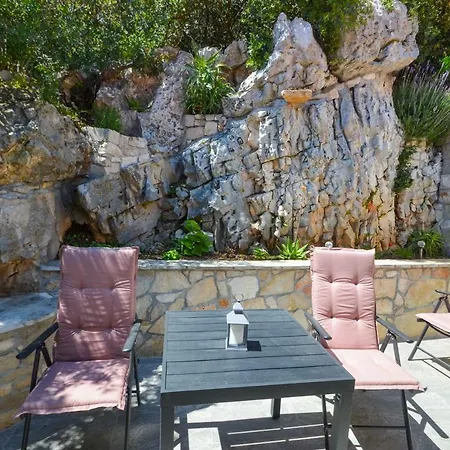 Сasa de vacaciones House Riva Zavalatica