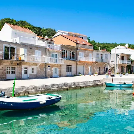 House Riva Zavalatica