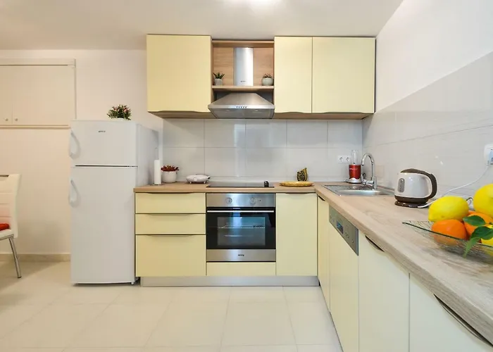 House Riva Zavalatica