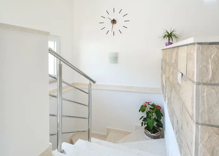 House Riva בית נופש *