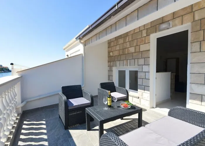 House Riva Zavalatica