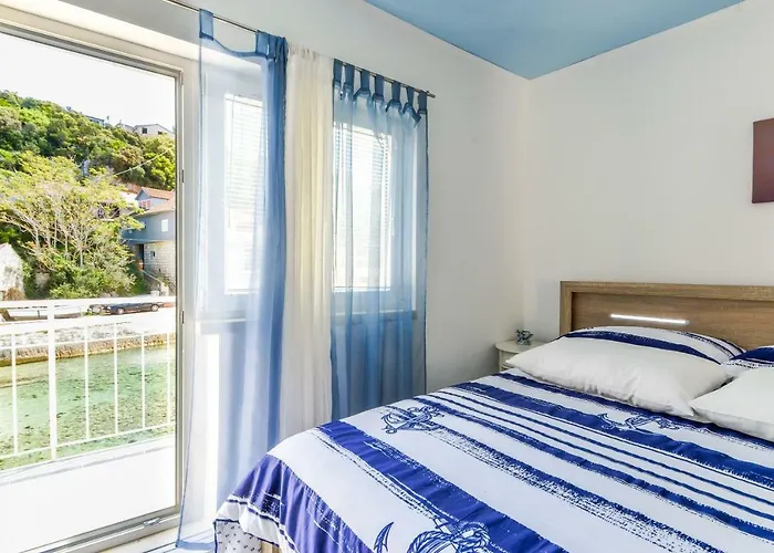 House Riva בית נופש *